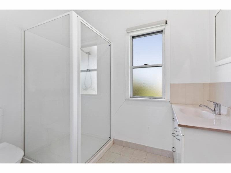 6 Thackeray Street, Park Avenue QLD 4701
